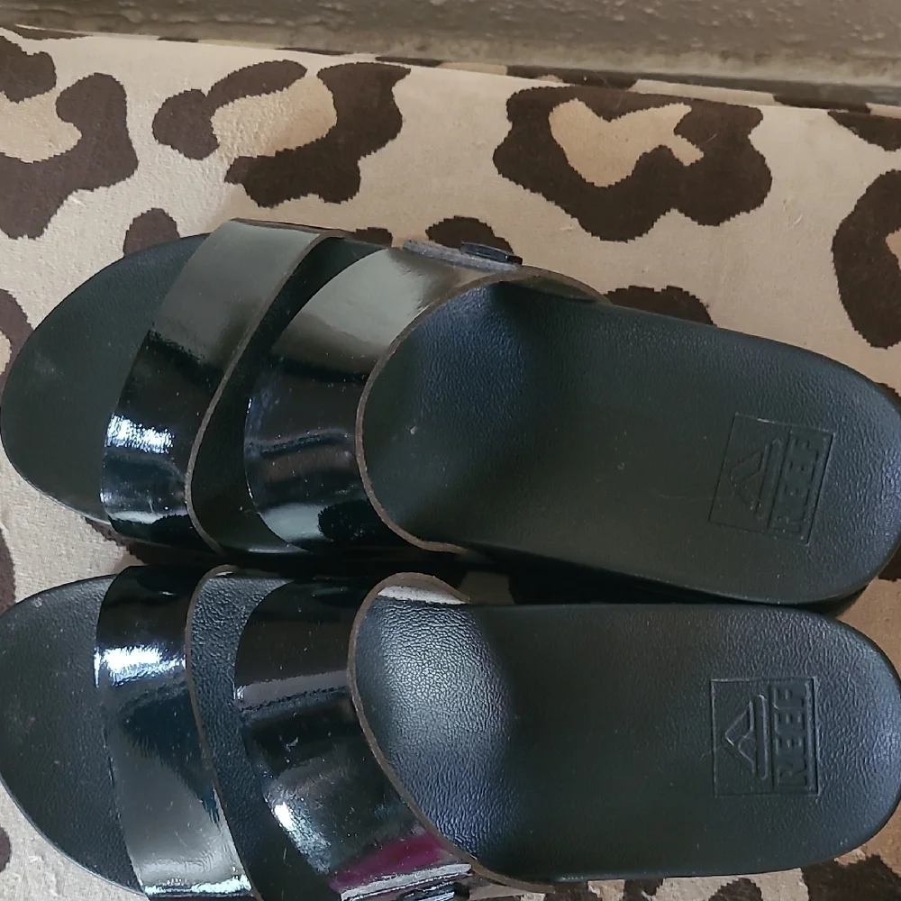 Reef Patent Leather  Black Platform Slides